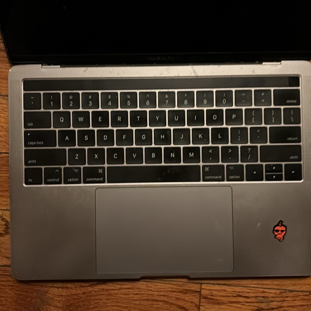 Apple MacBook Pro - Picture 3 of 5